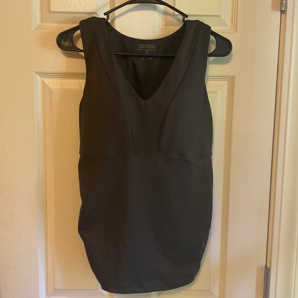 ☀️Athleta Empire Vneck tank top